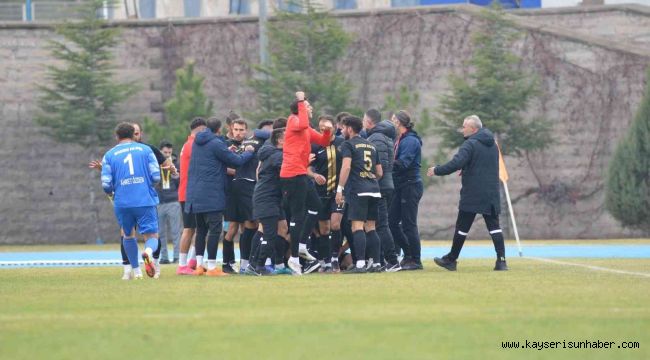 Talasgücü Belediyespor zirveyi parselledi