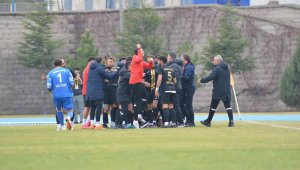 Talasgücü Belediyespor zirveyi parselledi