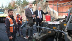 Yahyalı'da asfaltlama devam ediyor