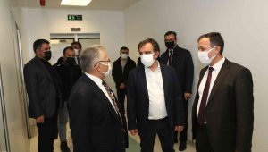 Başkan Büyükkılıç ERÜ Aşı Araştırma ve Geliştirme Merkezi'ni ziyaret etti