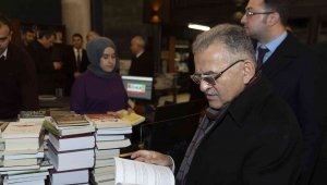 Büyükşehir kütüphanelerinden 2021'de 1 milyona yakın kişi faydalandı