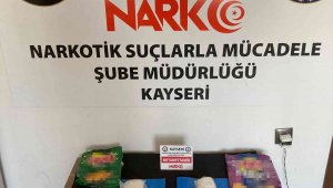 Cips poşetinden uyuşturucu çıktı