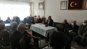 Ekonomist Ender Özerdem: "Petrolün bu fiyatlarını sadece birkaç aile belirliyor"