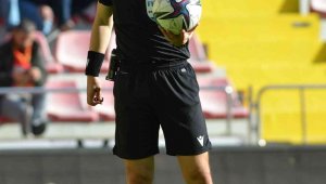 Kasımpaşa-Kayserispor maçını Halil Umut Meler yönetecek