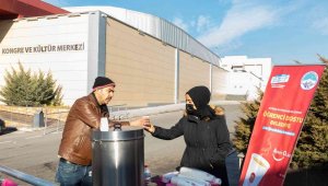 Kayseri Büyükşehir Belediyesi'nden KAYÜ Öğrencilerine Sıcak Çorba İkramı