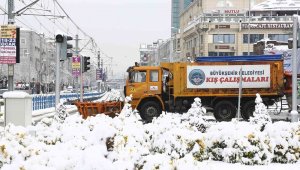 Kayseri Büyükşehir'in kar ve tipi ile mücadelesi sürüyor