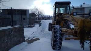 Kayseri'de ulaşıma kar ve tipi engeli; 173 mahalle yolu ulaşıma kapalı