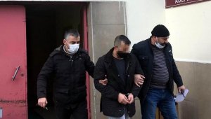 Mahkeme çıkışı bir kişiyi öldüren şahıs tutuklandı