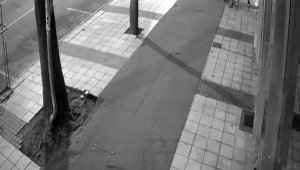 Kadını tekme tokat darp etti