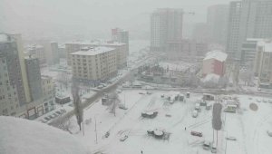 Kayseri'de 6 ilçede eğitime kar engeli