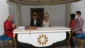 Kocasinan'da bir günde 22 çift mutlu yuvaların temelini attı