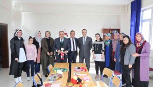 Kursiyerlerden Başkan Cabbar'a teşekkür