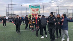 Maç bitti, saha karıştı