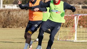 Majid Hosseini takıma katıldı