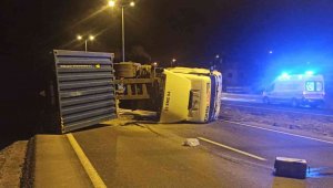 Tır böyle devrildi