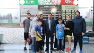 Ali İhsan Kabakcı'dan şampiyonlara ziyaret
