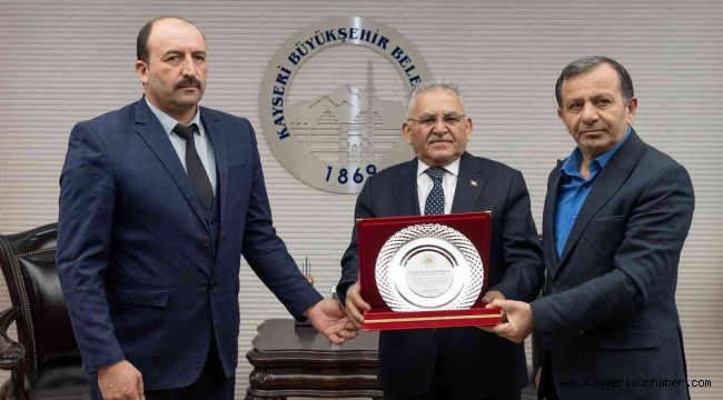 Başkan Büyükkılıç'a Tomarza çiftçileri adına 'teşekkür' plaketi