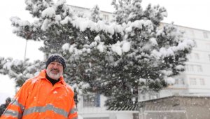 Başkan Çolakbayrakdar kar temizleme çalışmalarını inceledi