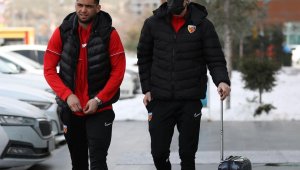 Kayserispor, 25 futbolcuyla İstanbul'a gitti
