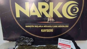 Otobüsle uyuşturucu kaçıran 2 kişi yakalandı