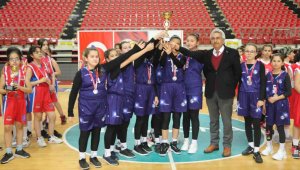 Şampiyon Sema Yazar Ortaokulu