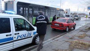 Silahla yaralandı, hastaneye giderken yakıtı bitti