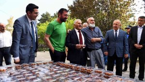 Başkan Büyükkılıç, esnaf ziyaretlerini sürdürüyor