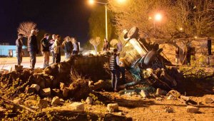 Ehliyetsiz sürücünün kullandığı araç müstakil evin bahçesine uçtu: 6 yaralı