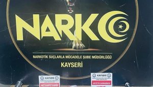 Uyuşturucu tacirleri polisten kaçamadı