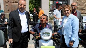 Engelli vatandaşlara 84 akülü, 50 tekerlekli sandalye dağıtıldı