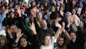 Kocasinanlı gençler, 19 Mayıs'ı Kuşçu Marina'da kutladı