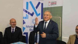 Uluslararası öğrencilerle rengârenk bayram kutlaması