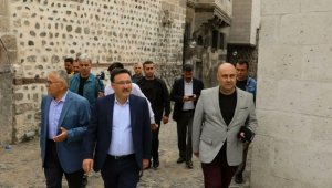 Başkan Büyükkılıç ve Vali Çiçek Tarihi Kayseri Mahallesi'ni inceledi