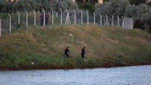 Kızılırmak'a giren şahıs kayboldu