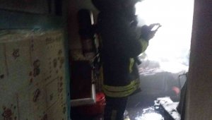 Müstakil evde çıkan yangın itfaiye tarafından söndürüldü