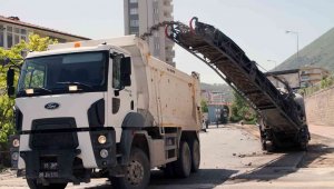 Talas'ta asfalt yenileniyor, sökülenler altyapı oluyor