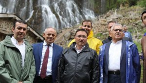 Vali Çiçek Kapuzbaşı Şelalesi'nde incelemelerde bulundu