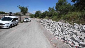 Beğendik Mahallesi'ne 8 bin metrekare kilitli parke çalışması