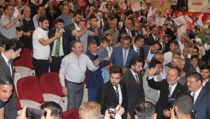 Erbakan: "CHP'li belediyeler yüzünden 'büyükşehir' denilince akla üç şey gelmeye başladı: çöp, çamur, çukur"