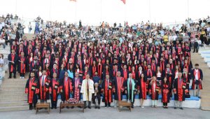ERÜ Hukuk Fakültesi 15. dönem mezunlarını verdi