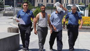 Gündüz vakti kablo çalan hırsızlar suçüstü yakalandı