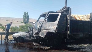 Kayseri'de feci kaza: Otomobilin içerisinde yanarak can verdiler