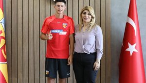 Kayserispor, Baran'ı profesyonel yaptı
