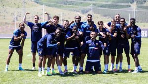 Kayserispor kaptanı İlhan Parlak: "Kulübü sıkıntıya itecek transfer yapılmasına karşıyım"