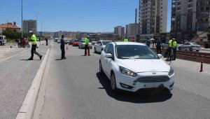 Otomobilin çarptığı zihinsel engelli çocuk ağır yaralandı