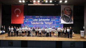 Tekden Fen ve Anadolu Lisesi'nde 77 öğrenci YKS'de derece yaptı