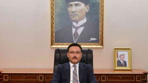 Vali Çiçek: "Basın, demokrasinin yerleşip güçlenmesine önemli katkılar sunmaktadır"