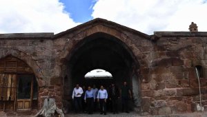 Valilik ve Büyükşehir'den Tarihi İncesu Arasta Çarşısı'na Kayseri'ye Özgü dokunuş