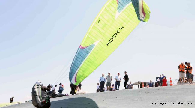 Ali Dağı'nda yamaç paraşütü heyecanı başladı
