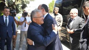 Bakan Muş'tan Başkan Büyükkılıç'a tebrik ve teşekkür